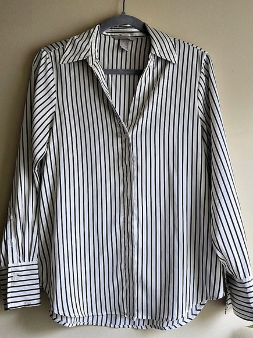 H&M Striped Button Down Shirt in White & Black Size Small Likea
